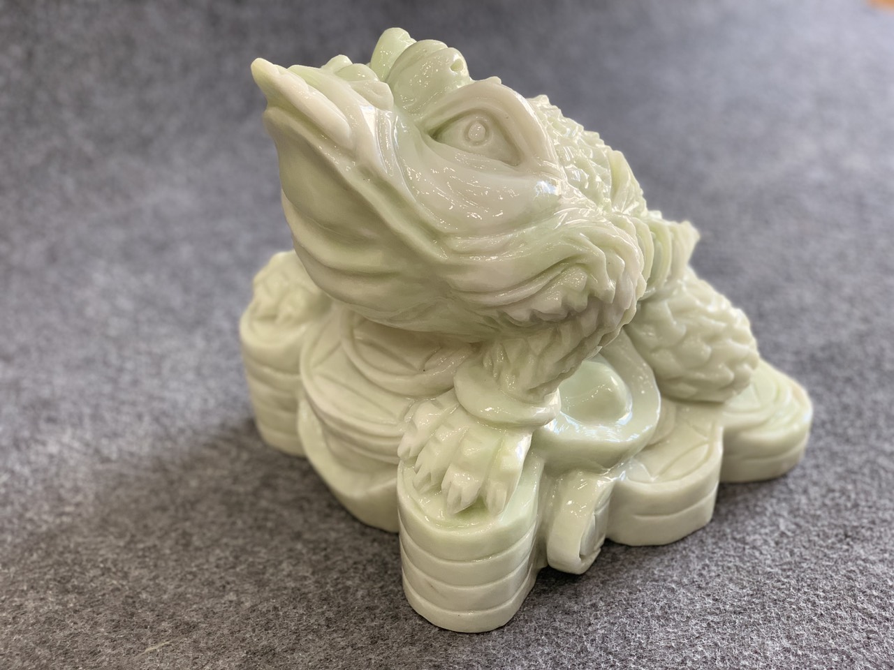 Thiềm thừ ngậm tiền vàng cẩm thạch trắng